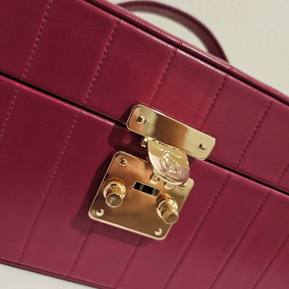 Victoria's Secret jewelry box trunk - Picture 6 of 9
